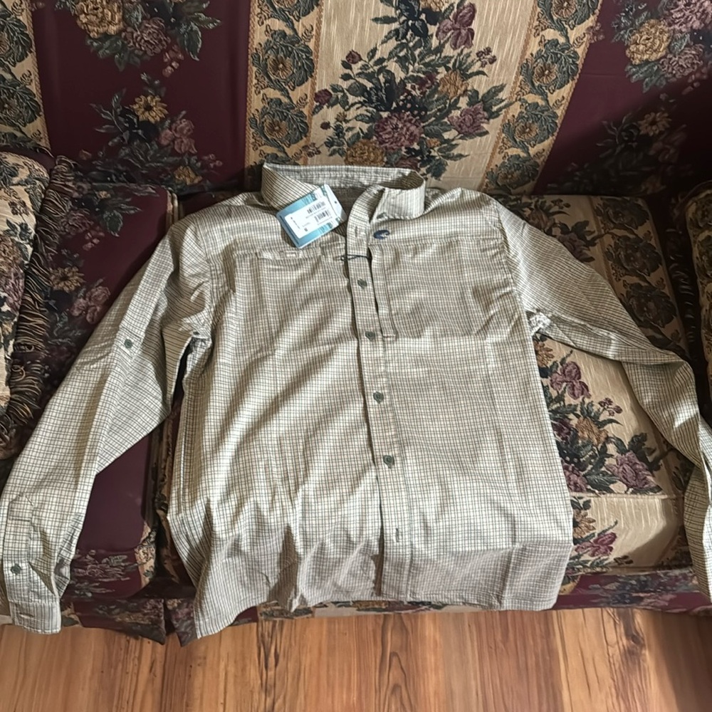 New men’s costa button up shirt small